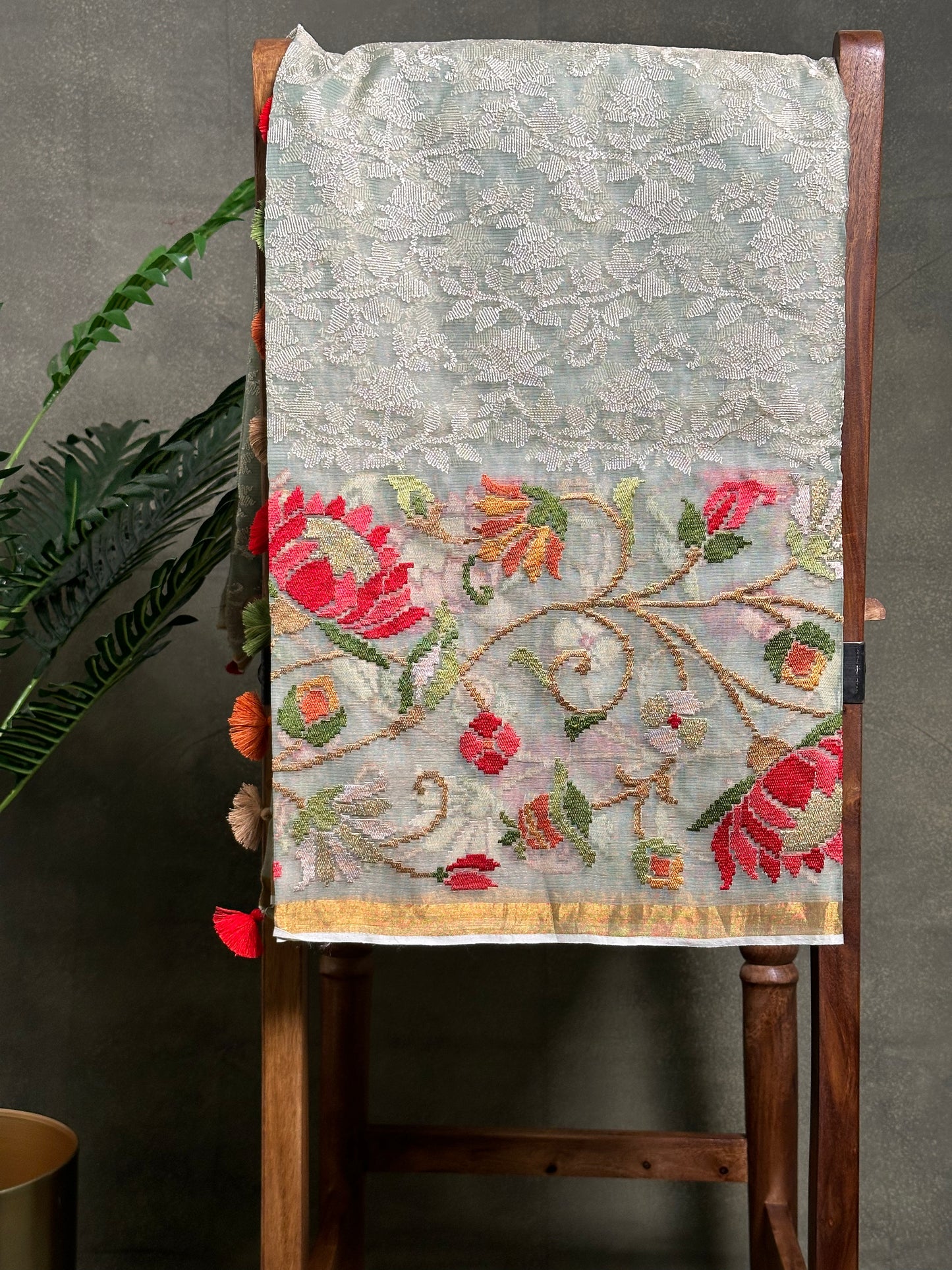 Light Grey Tissue Floral Skirt Border Embroidery Saree