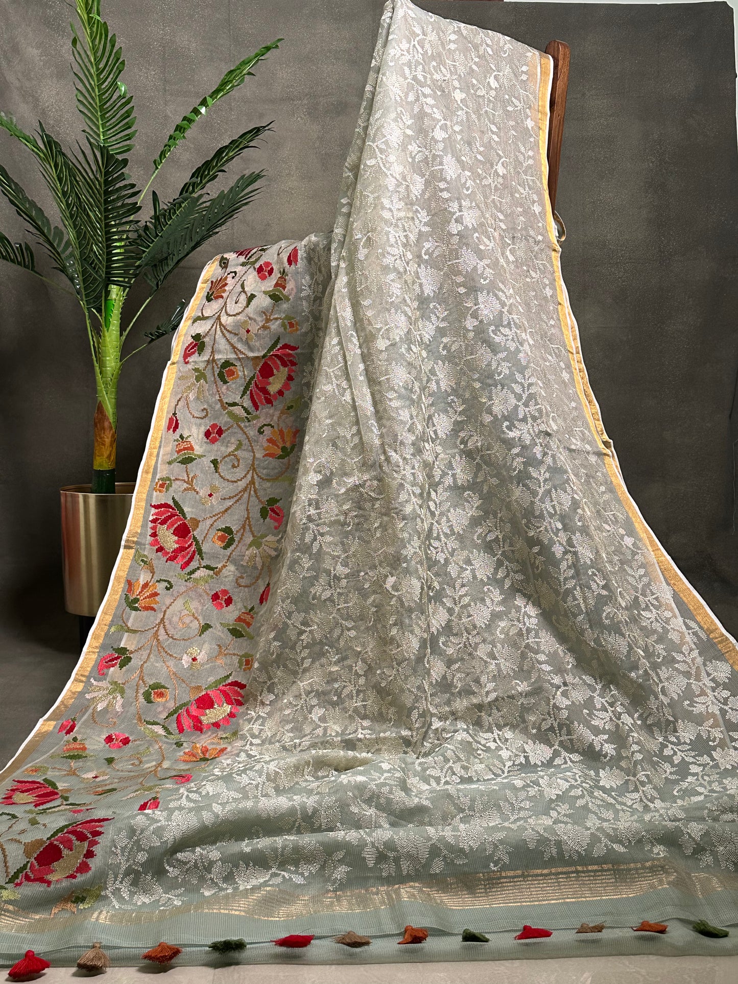 Light Grey Tissue Floral Skirt Border Embroidery Saree