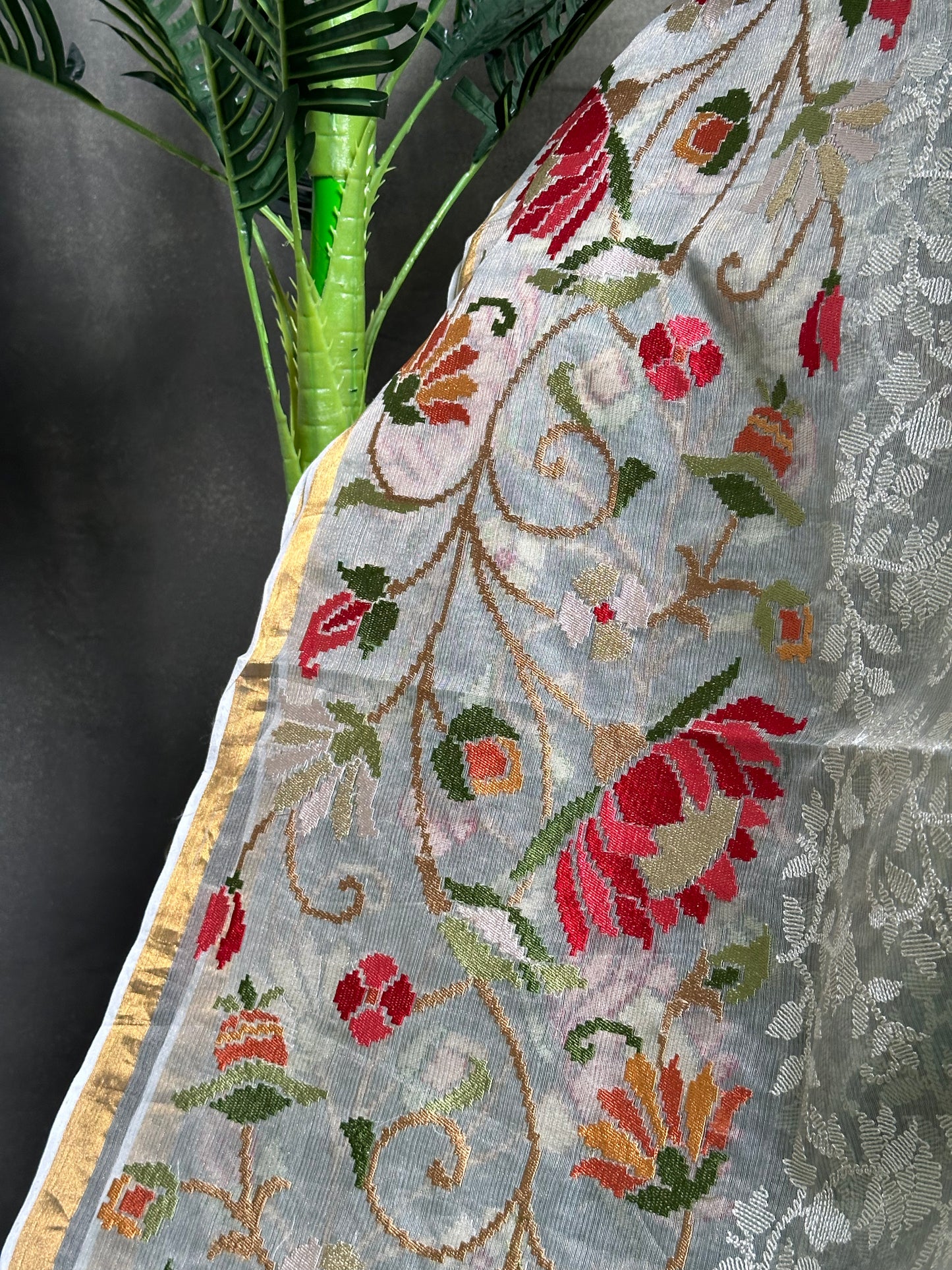 Light Grey Tissue Floral Skirt Border Embroidery Saree