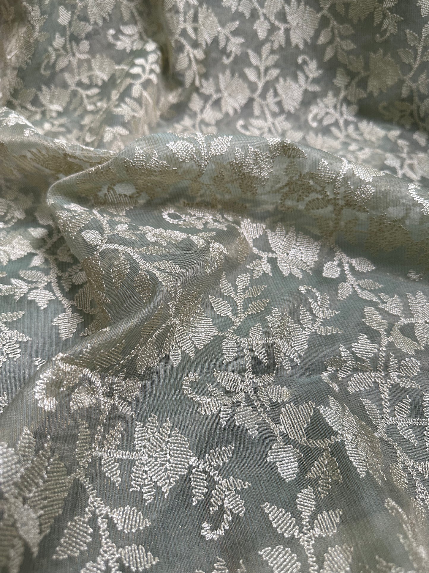 Light Grey Tissue Floral Skirt Border Embroidery Saree